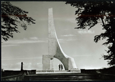 Kołobrzeg - pomnik Zaślubin I Armii WP z Morzem (2)