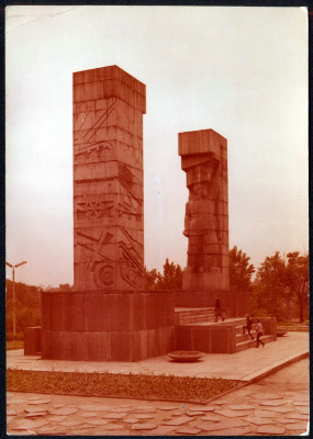 Olsztyn - pomnik Wdzięczności Armii Czerwonej (2)